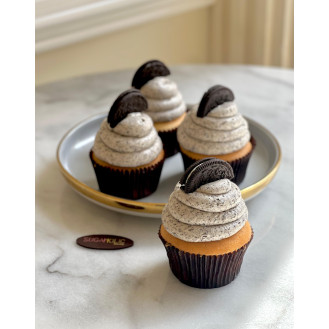 Oreo Vanilla Cupcake