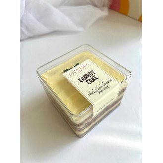 Carrot Cake with Creamcheese Tub