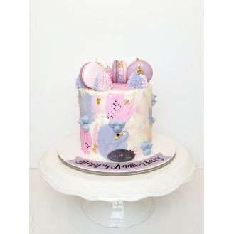 Buttercream Pastel Cake with Macarons 
