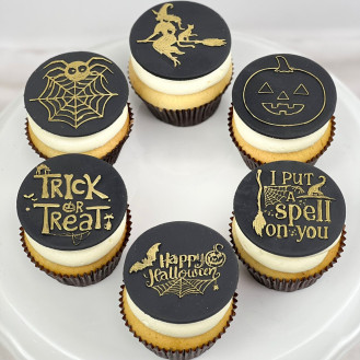 Black and Gold Halloween cupcakes 