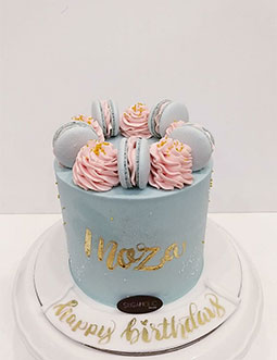 Sky blue Macaroon Cake