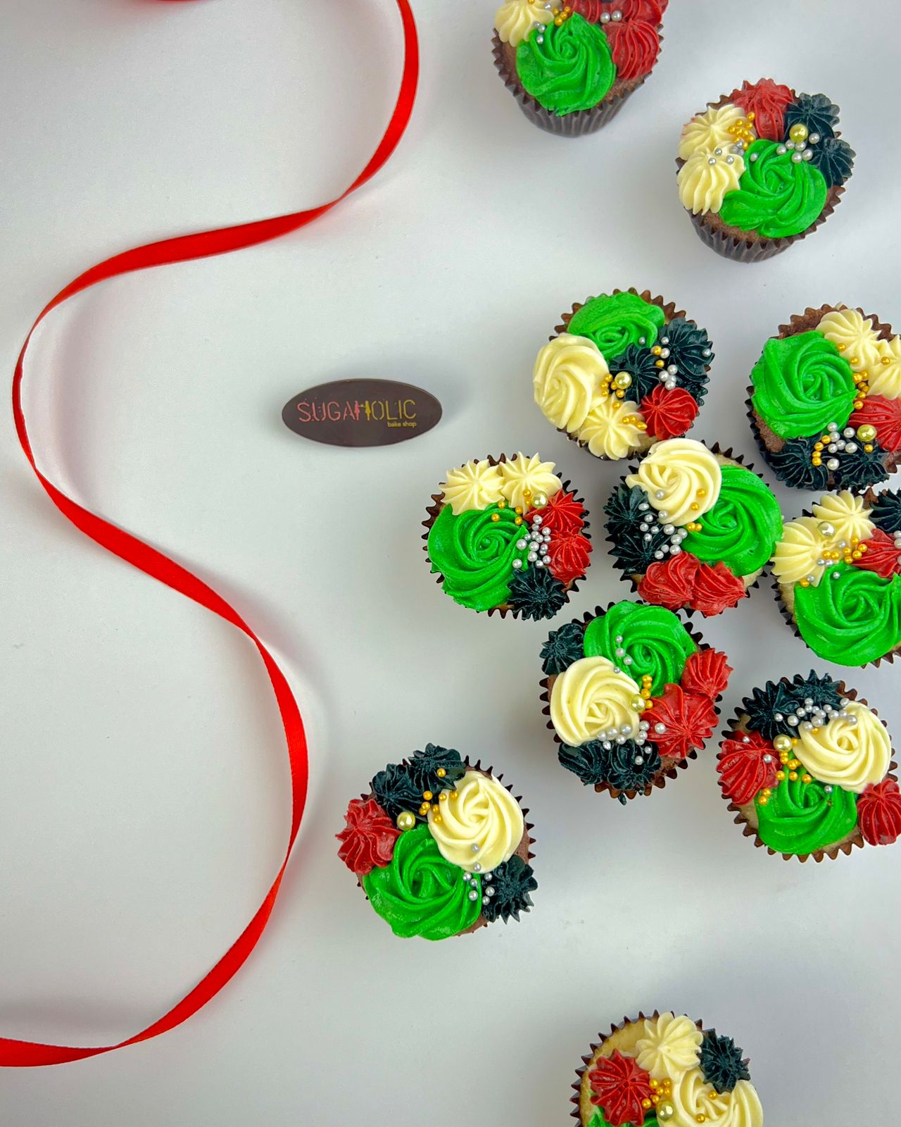 UAE National Day Buttercream Mini Cupcakes (minimum 6 pieces)
