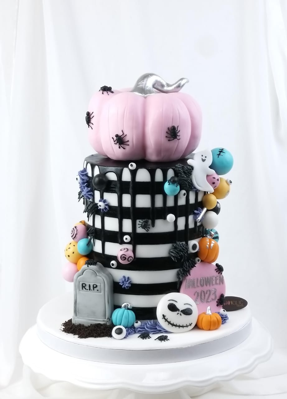 Halloween Pink Pumpkin Cake 