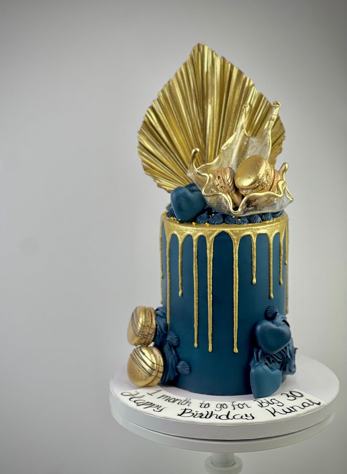Elegant Gold Cake
