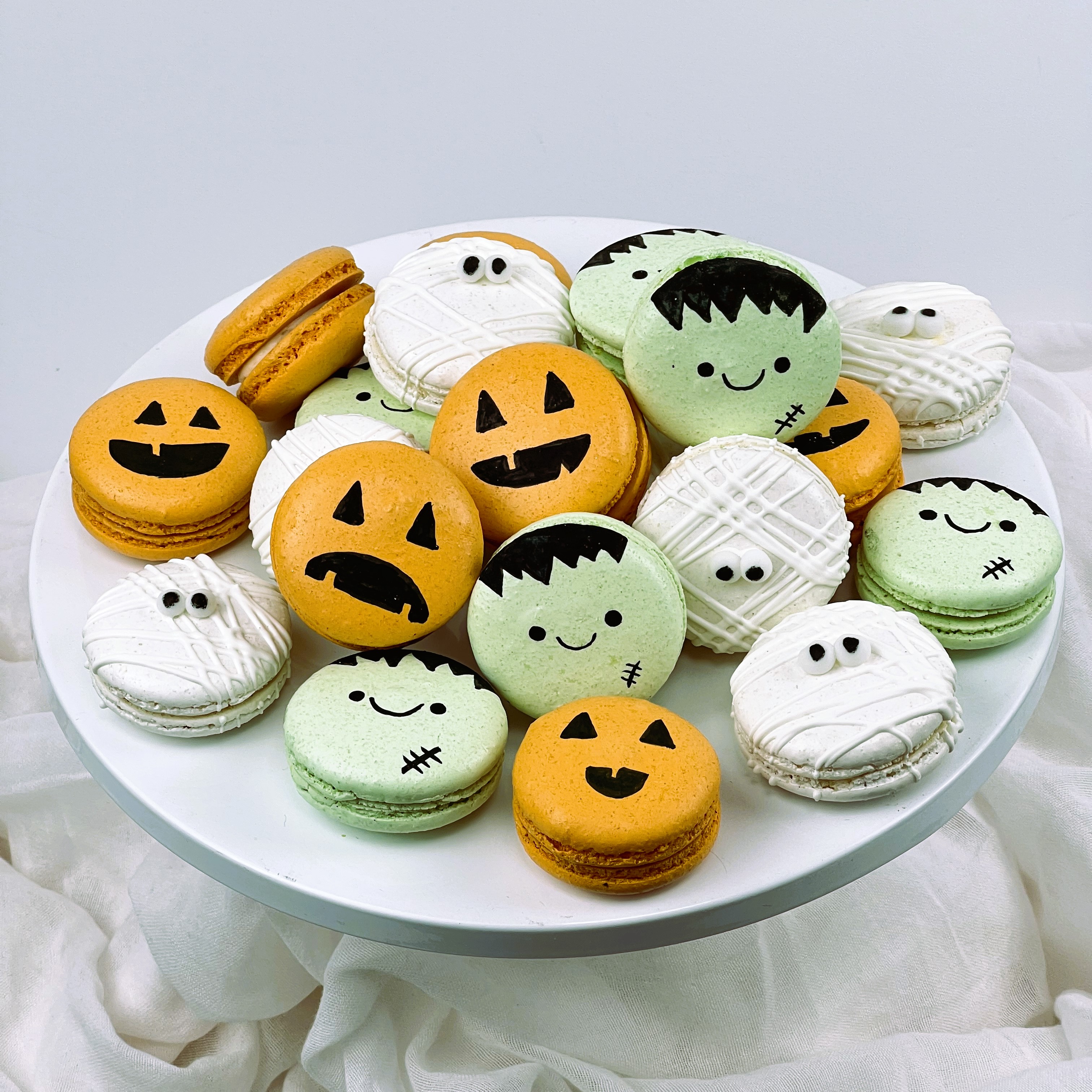 Spooky Macaroon