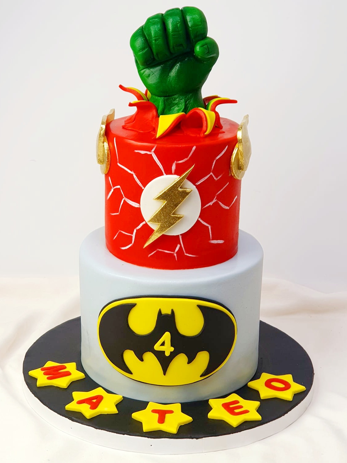 Superhero Cake 04